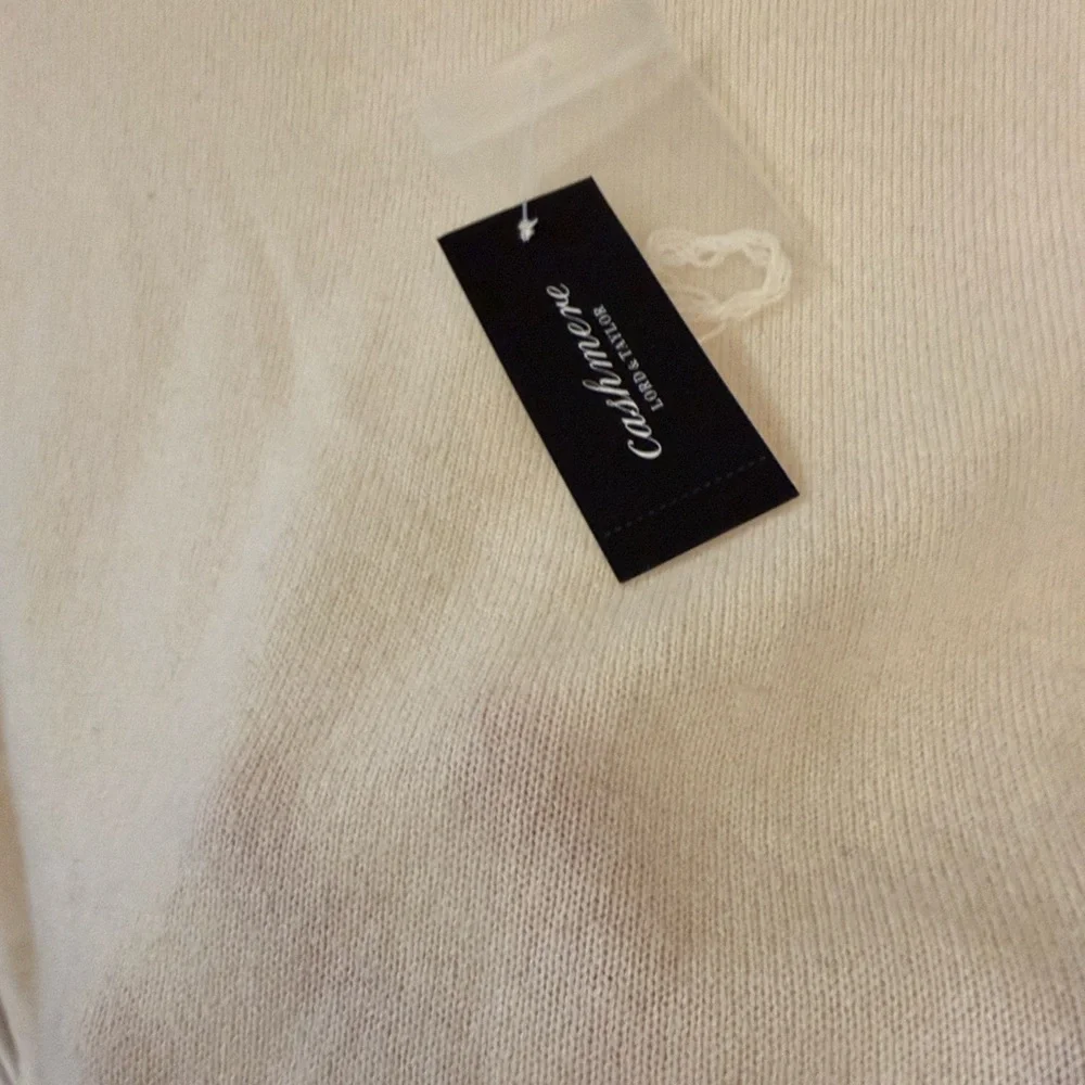 Cashmere Cream Sweater - Picture 5 of 6